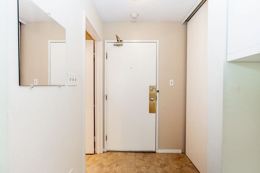 302 830 E. 7th Avenue Vancouver, BC - 3