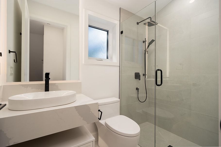 1 5969 Granville Street Vancouver, BC - 17