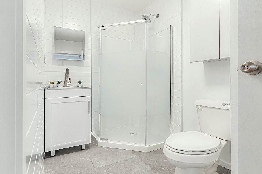 2053 Charles Street Vancouver, BC - 14