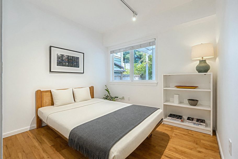 2053 Charles Street Vancouver, BC - 13