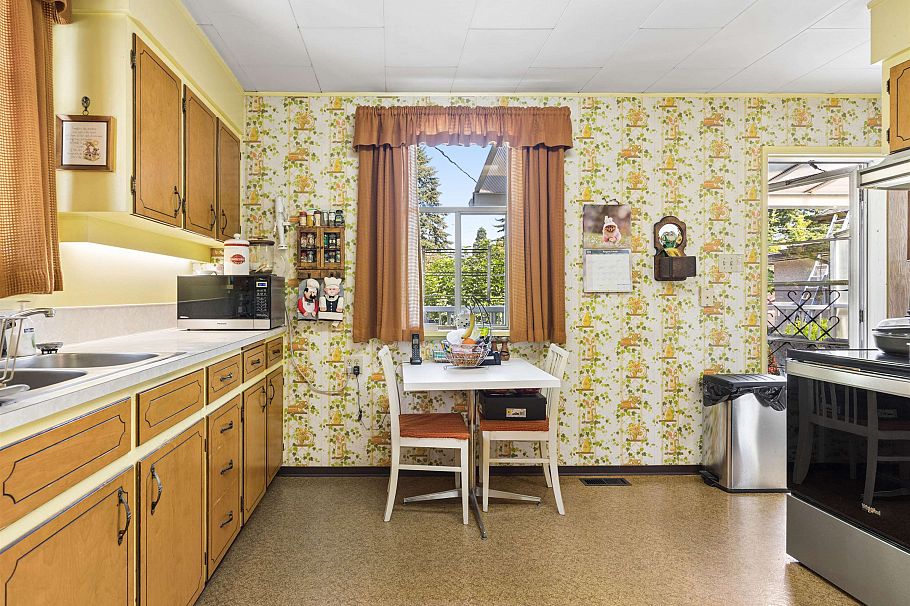 461 W 18th Avenue Vancouver, BC - 9