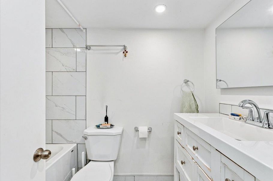 4399 Quebec Street Vancouver, BC - 35