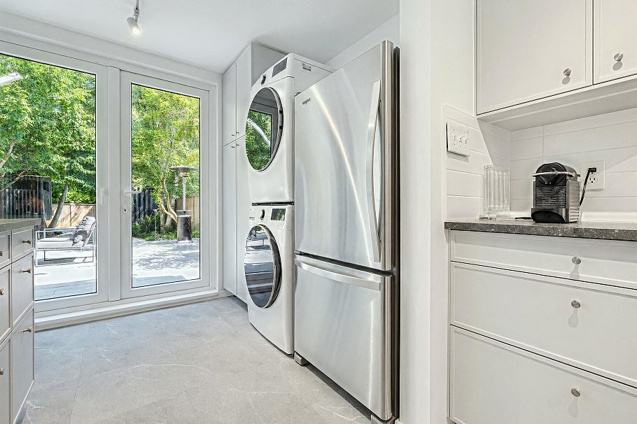 2053 Charles Street Vancouver, BC - 12