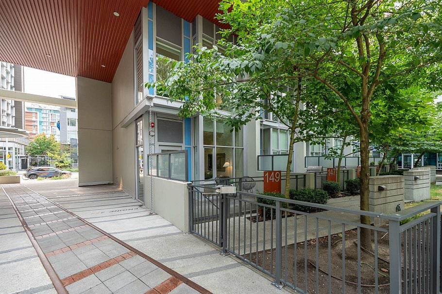 149 E 1st Avenue Vancouver, BC - 18