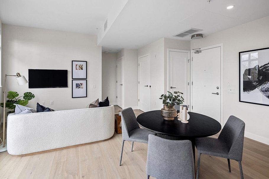 302 5005 Ash Street Vancouver, BC - 4
