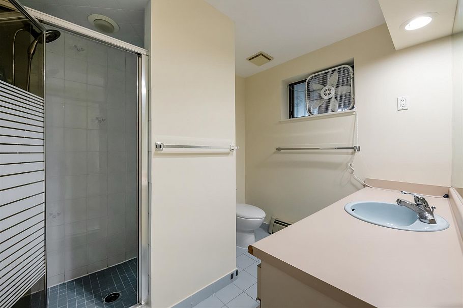 2855 W 37th Avenue Vancouver, BC - 23