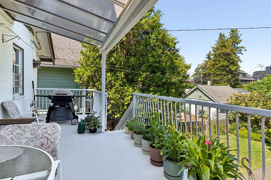 461 W 18th Avenue Vancouver, BC - 25