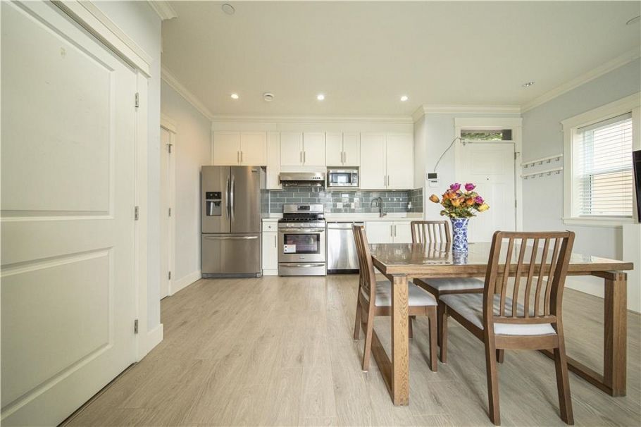 2216 Mannering Avenue Vancouver, BC - 15