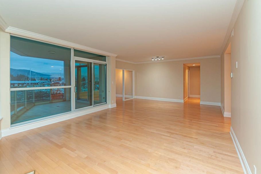 302 1777 Bayshore Drive Vancouver, BC - 5