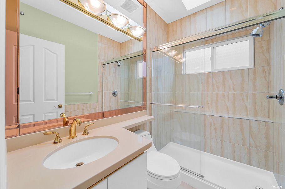 2498 W 22nd Avenue Vancouver, BC - 28