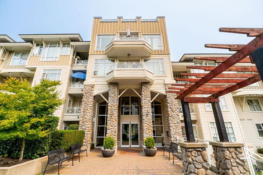 103 3625 Windcrest Drive North Vancouver, BC - 28