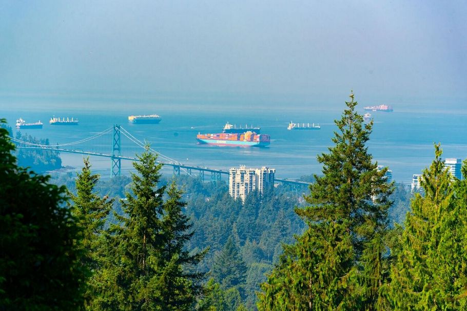 545 E Kings Road North Vancouver, BC - 3