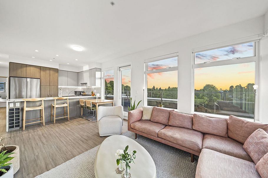 408 2408 Grant Street Vancouver, BC - 5
