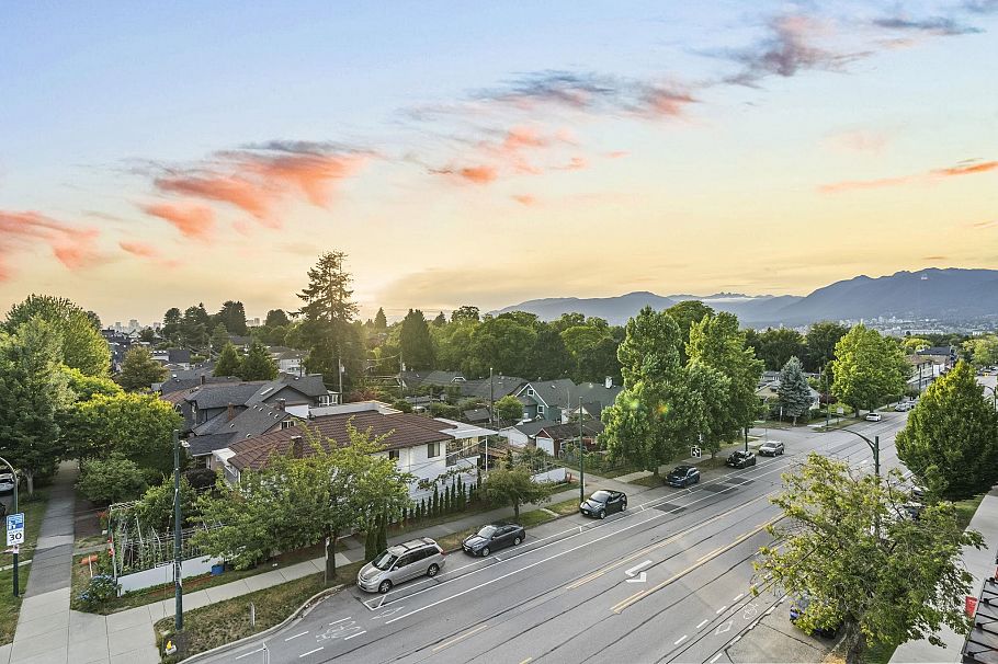 408 2408 Grant Street Vancouver, BC - 29