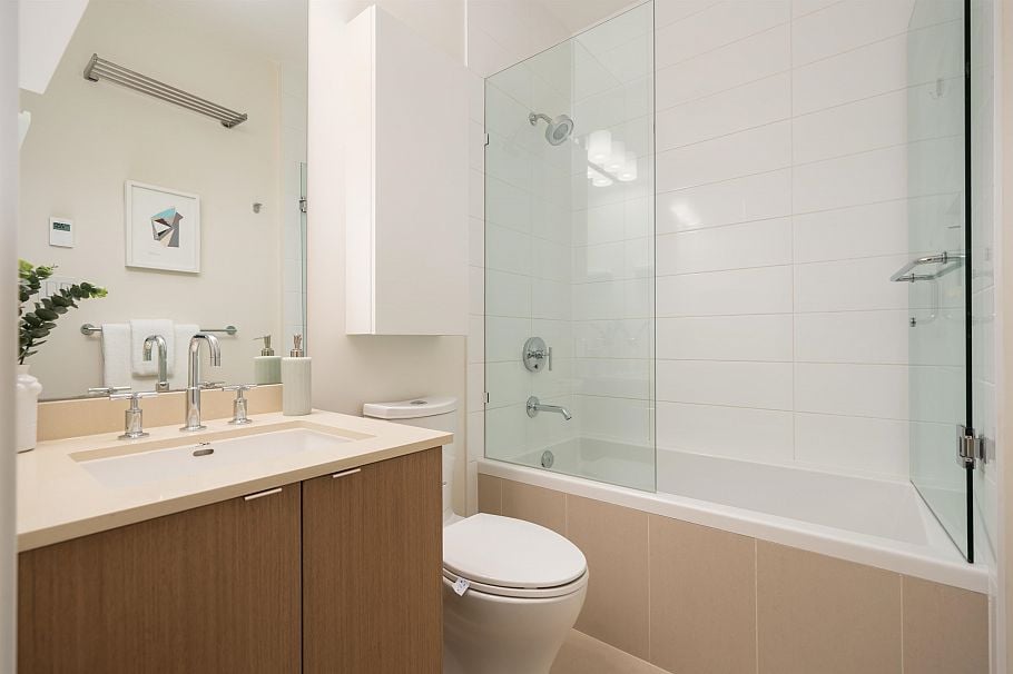 149 E 1st Avenue Vancouver, BC - 14