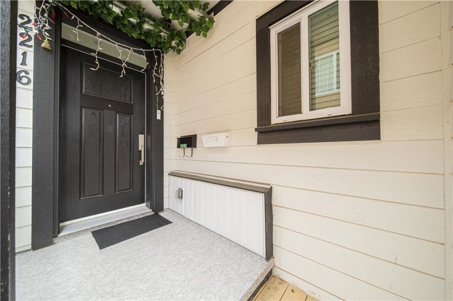 2216 Mannering Avenue Vancouver, BC - 7