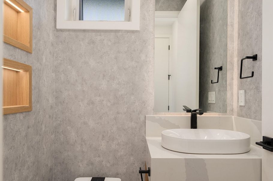 2 5963 Granville Street Vancouver, BC - 8