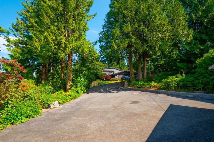545 E Kings Road North Vancouver, BC - 5