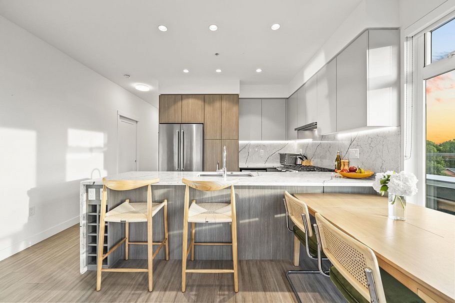 408 2408 Grant Street Vancouver, BC - 8