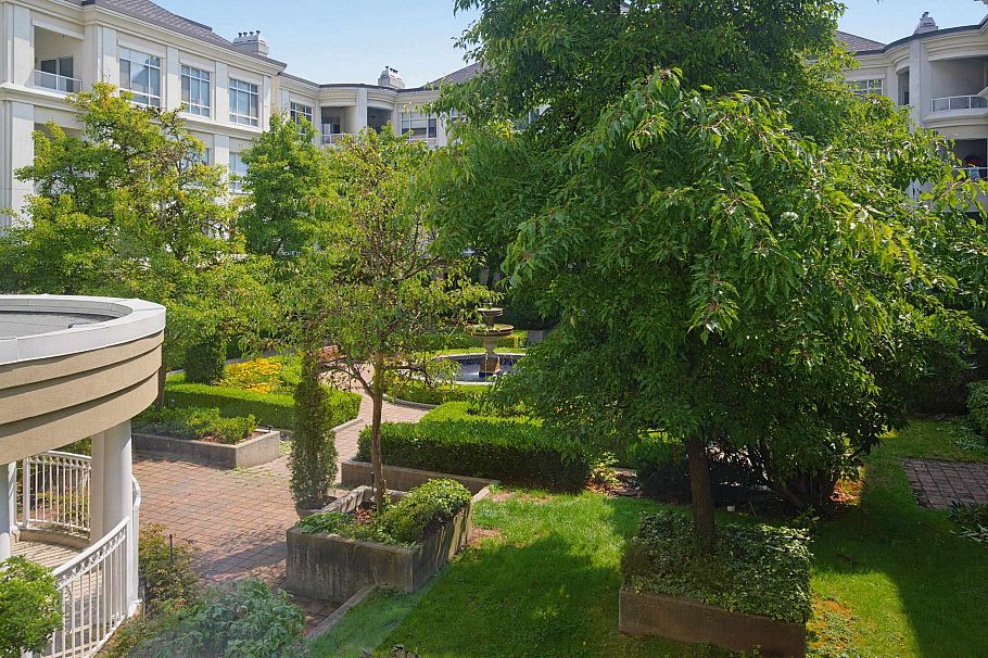 229 5735 Hampton Place Vancouver, BC - 5