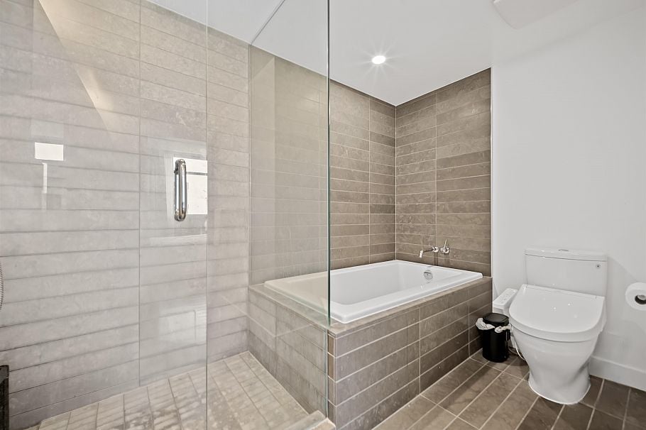 1701 5782 Berton Avenue Vancouver, BC - 12