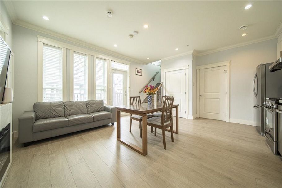 2216 Mannering Avenue Vancouver, BC - 10