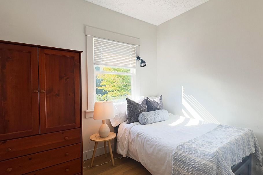 3336 E Georgia Street Vancouver, BC - 12