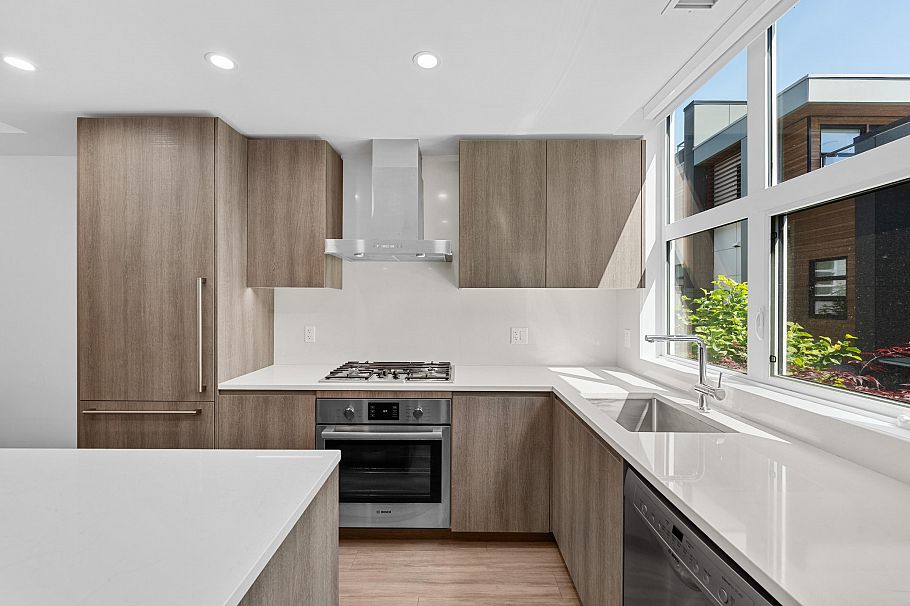 237 2060 Curling Road North Vancouver, BC - 7