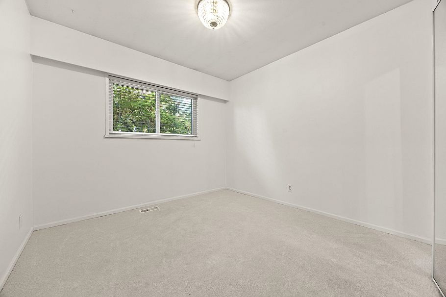 1350 Berkley Road North Vancouver, BC - 26