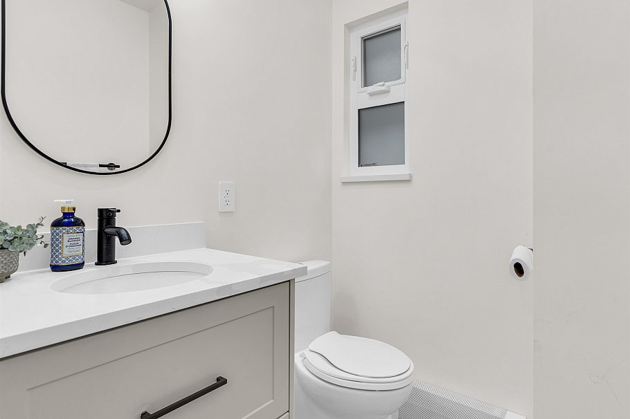 4588 James Street Vancouver, BC - 15