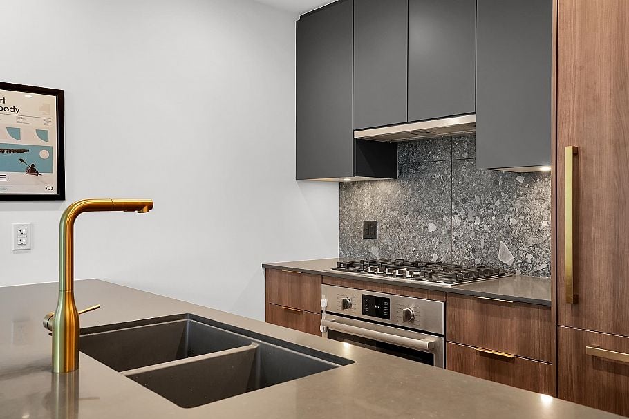 404 2375 Emery Court North Vancouver, BC - 5