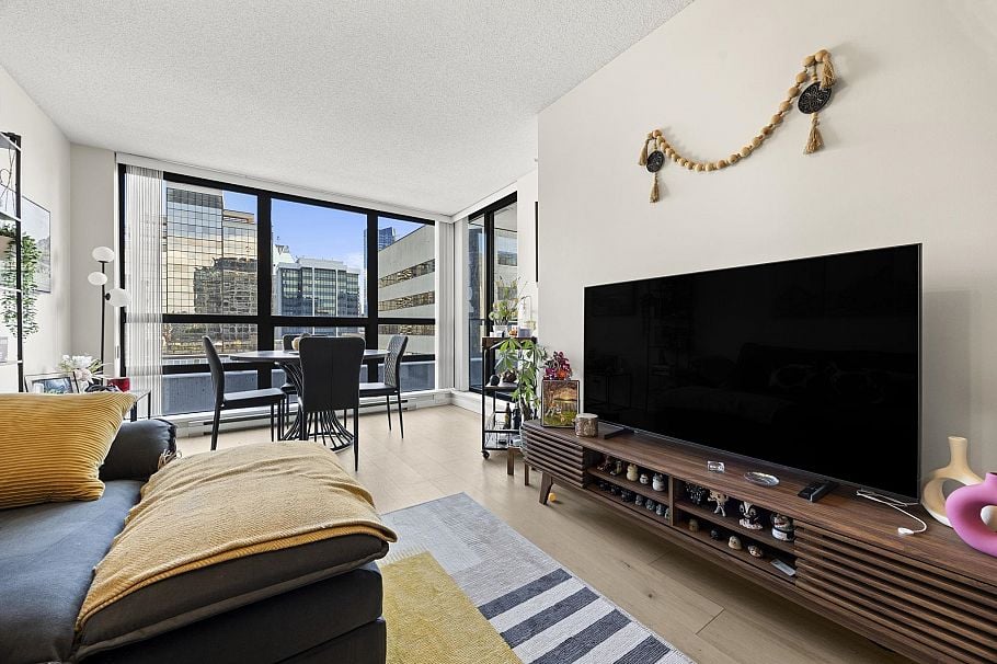1321 938 SMITHE STREET, Vancouver BC V6Z 3H8 Vancouver, BC - 13