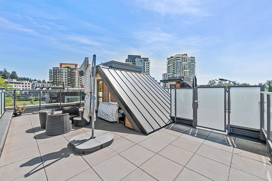 237 2060 Curling Road North Vancouver, BC - 32