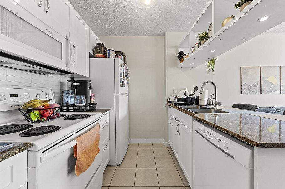 1321 938 SMITHE STREET, Vancouver BC V6Z 3H8 Vancouver, BC - 19