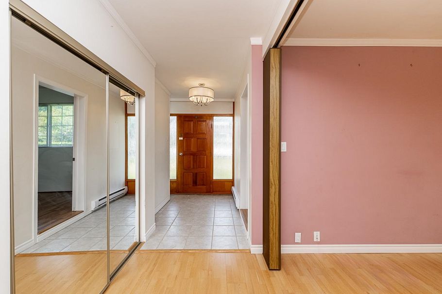 333 E 21 Street North Vancouver, BC - 4