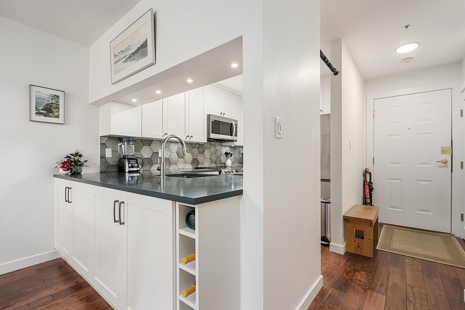 208 655 W 13th Avenue Vancouver, BC - 10