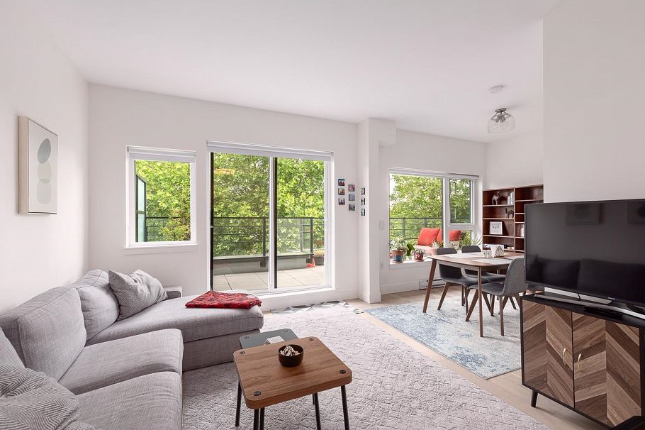 404 2666 Duke Street Vancouver, BC - 1