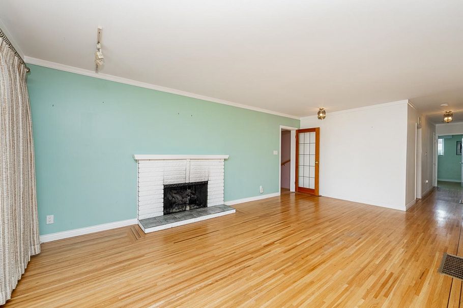 333 E 21 Street North Vancouver, BC - 16