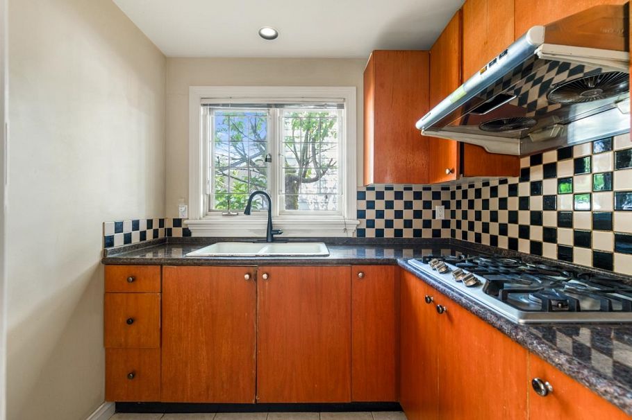 1456 W 47th Avenue Vancouver, BC - 15