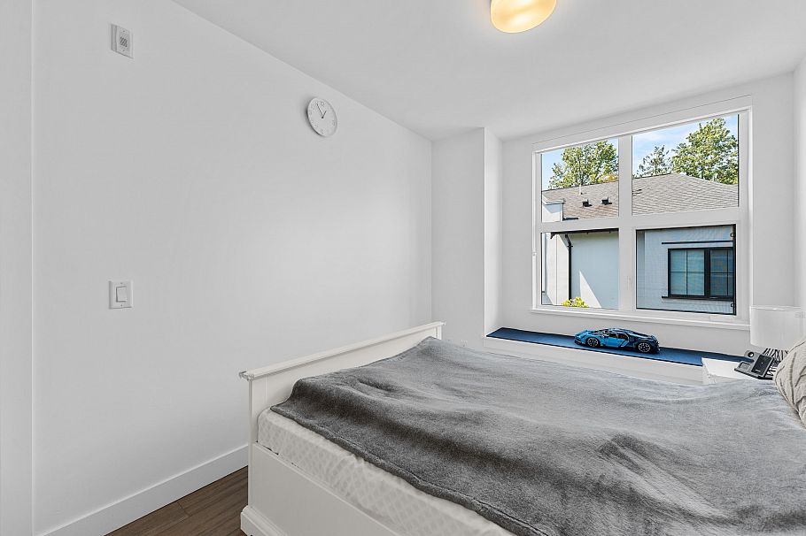 237 2060 Curling Road North Vancouver, BC - 23
