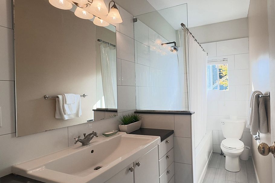 3336 E Georgia Street Vancouver, BC - 20