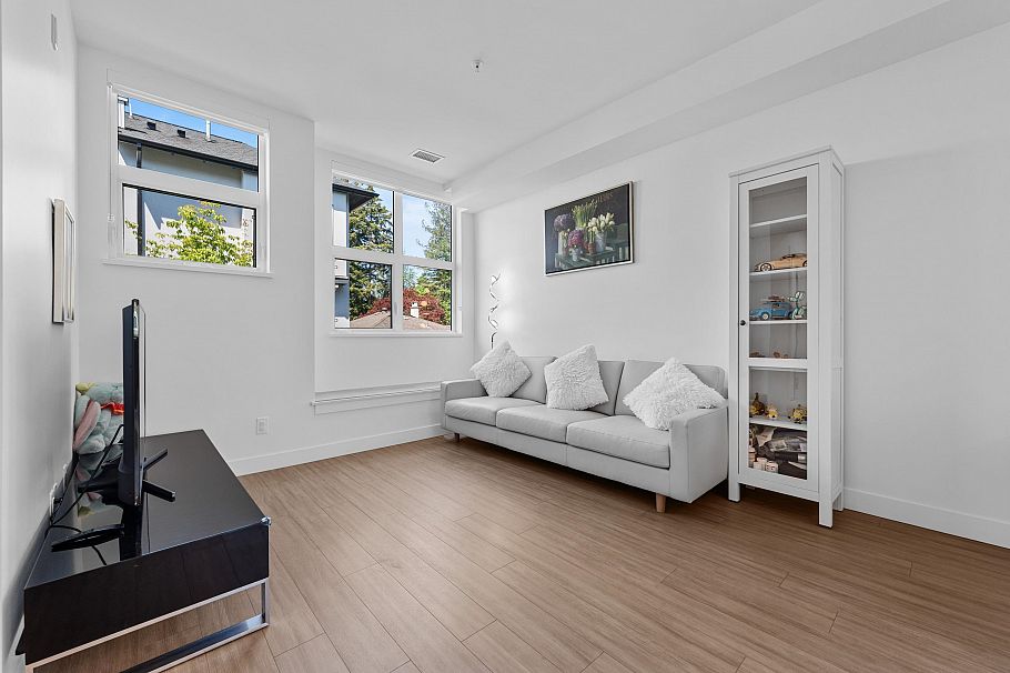 237 2060 Curling Road North Vancouver, BC - 10