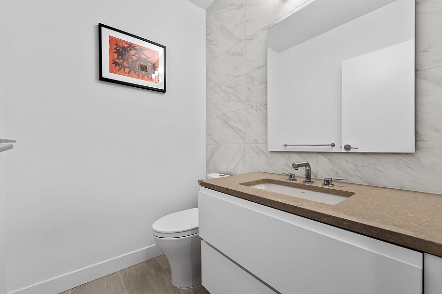 237 2060 Curling Road North Vancouver, BC - 27
