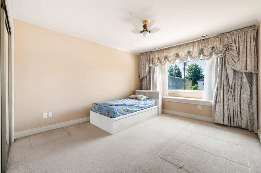 1456 W 47th Avenue Vancouver, BC - 22