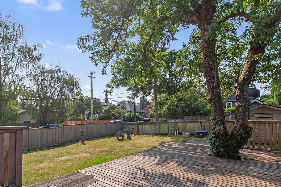4606 W 11th Avenue Vancouver, BC - 13