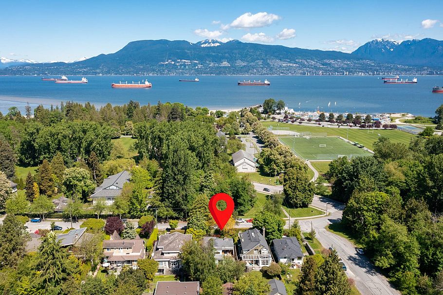 4316 W 2nd Avenue Vancouver, BC - 1