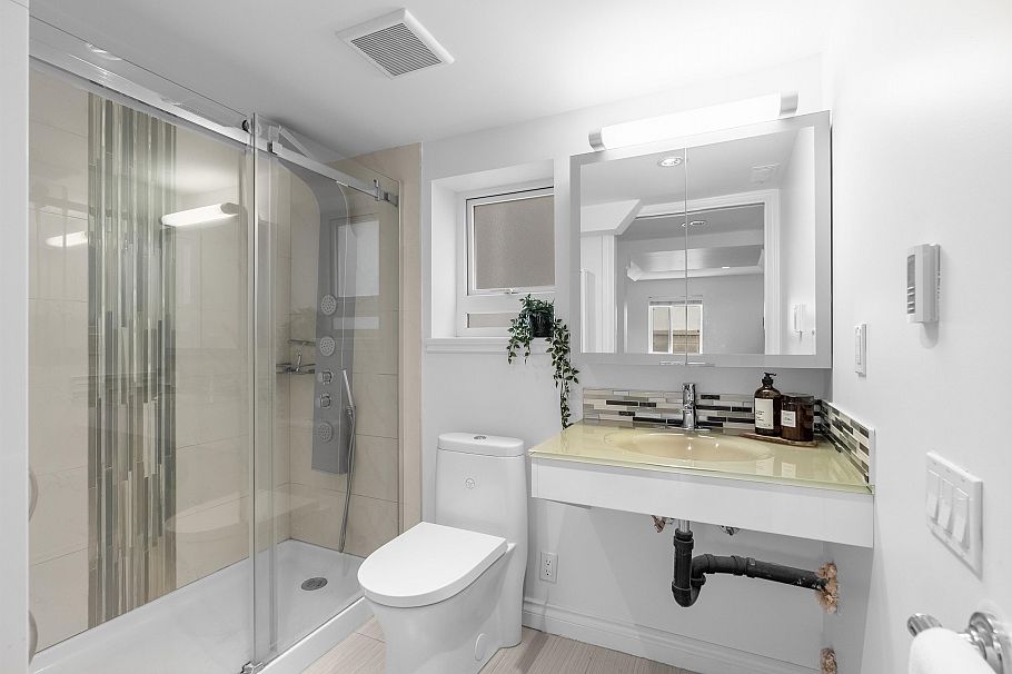2617 Turner Street Vancouver, BC - 26