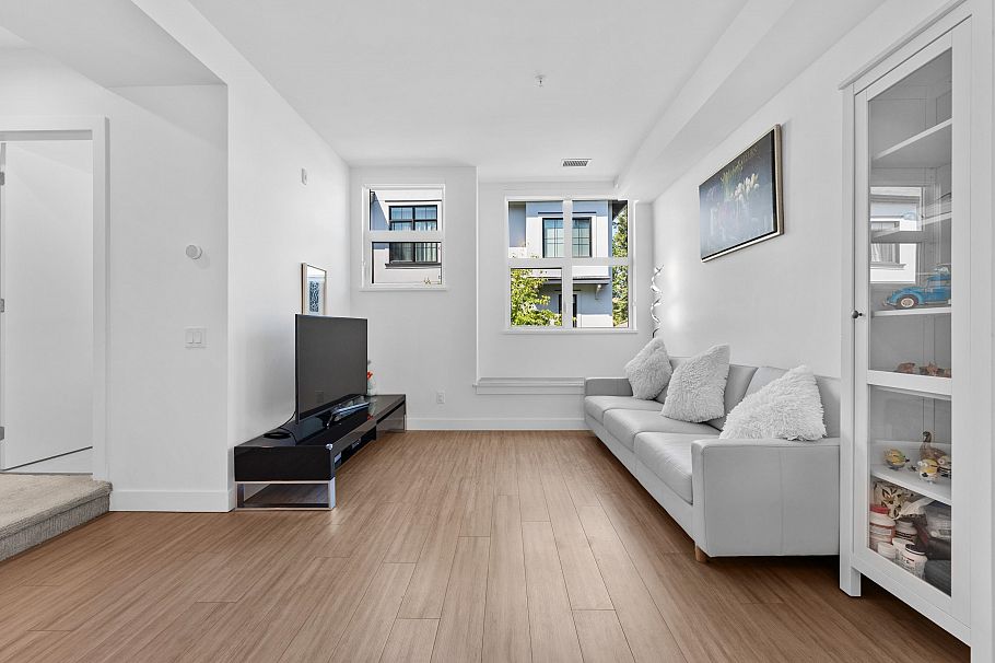 237 2060 Curling Road North Vancouver, BC - 9