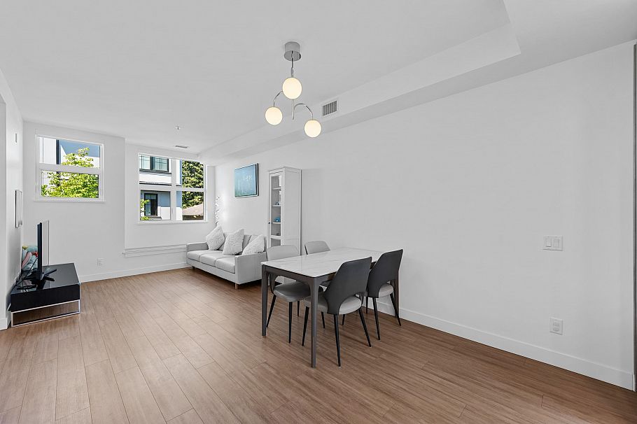 237 2060 Curling Road North Vancouver, BC - 16