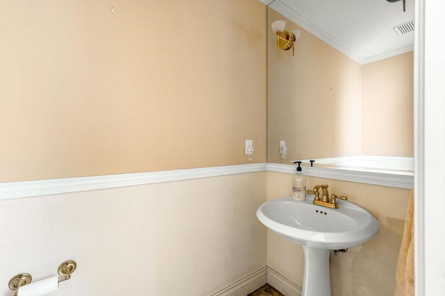 1456 W 47th Avenue Vancouver, BC - 16